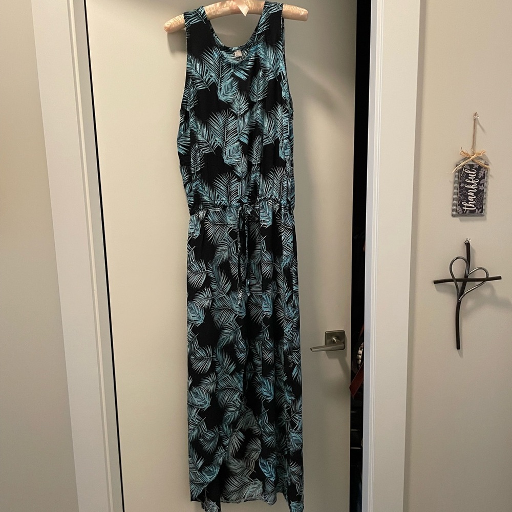 Black and Teal Leaf Pattern Dress